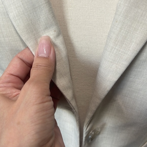 The Limited Cream Blazer with Pockets - Picture 5 of 13